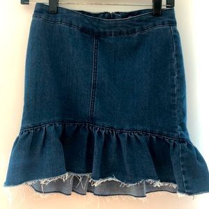 Like new never worn girls Jean skirt size 10/12 L
